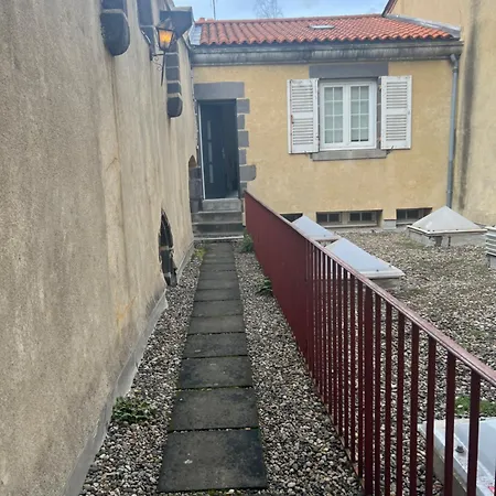 Maisonnette Montferrandaise Proche Tram - 6 Couchages - Tram - Wifi Lägenhet